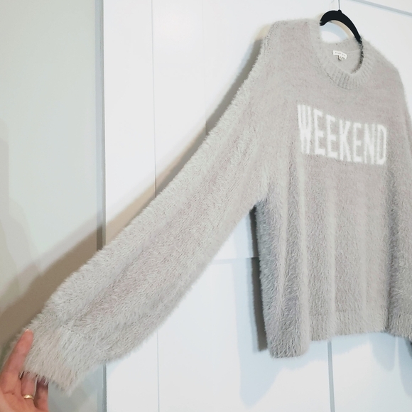 BaeVely Anthropologie Sweater Fuzzy Soft Stretchy WEEKEND Oversized Size Medium - Picture 5 of 12